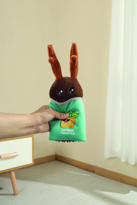 M-PETS_10651699_SNACK ATTACK Angel_Lifestyle_push2_Indoor_VER_CMYK